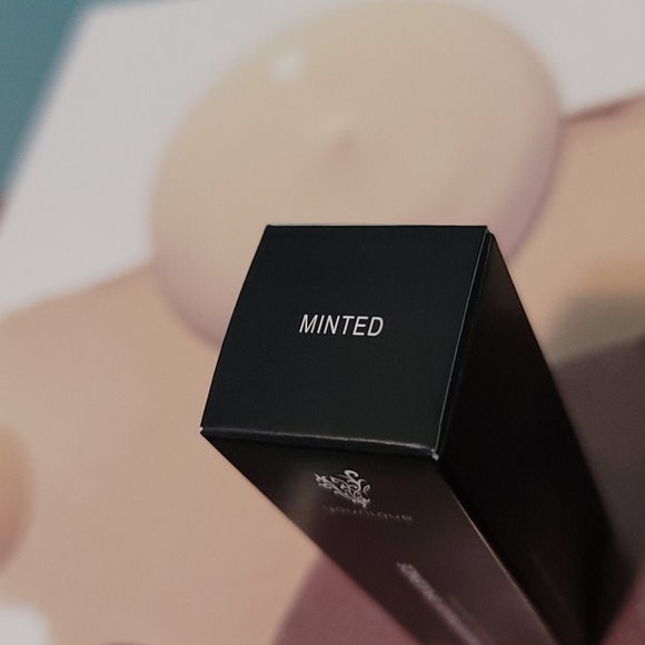 Moodstruck opulence matte lipstick - Picture 2 of 4